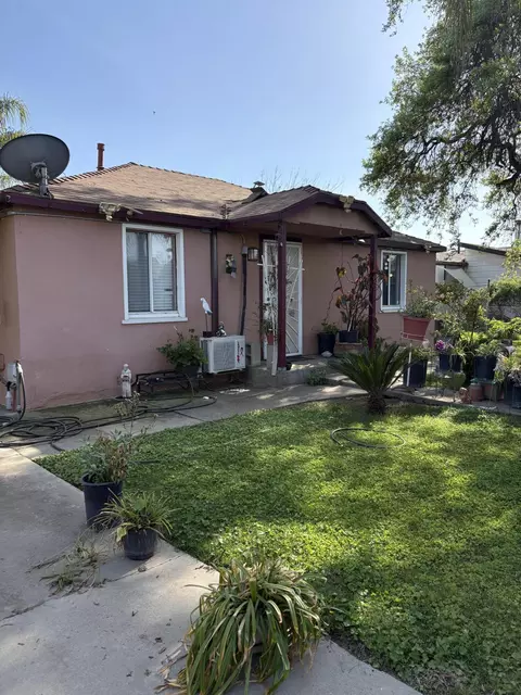 525 W Prine Dr, Tulare, CA 93274