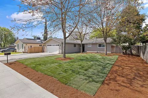 1631 S Michael Ct, Visalia, CA 93292