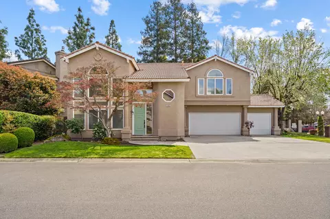 2669 E Sean Ave, Fresno, CA 93720