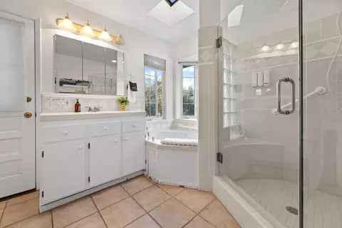 Bath - 43157 Redstone Ln, Three Rivers, CA 93271 photo 2 of 6