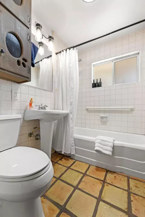 Bath - 43157 Redstone Ln, Three Rivers, CA 93271 photo 1 of 6