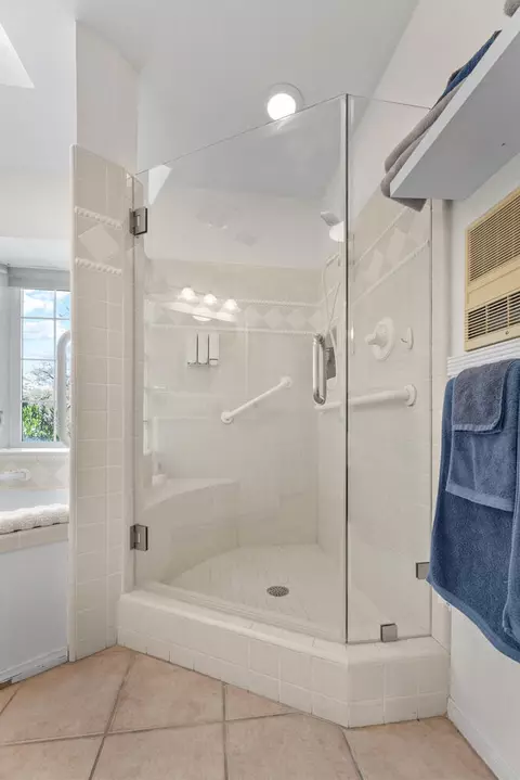 Bath - 43157 Redstone Ln, Three Rivers, CA 93271 photo 3 of 6