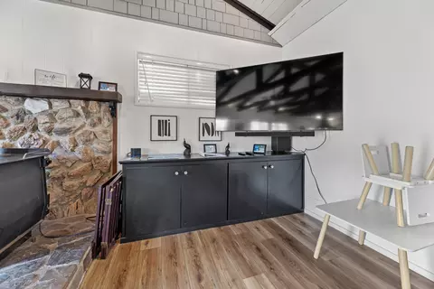 Living - 43157 Redstone Ln, Three Rivers, CA 93271 photo 4 of 4
