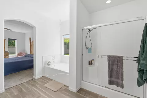 Bath - 4111 W Redding Ave, Visalia, CA 93277 photo 6 of 7
