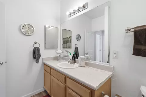 Bath - 4111 W Redding Ave, Visalia, CA 93277 photo 2 of 7