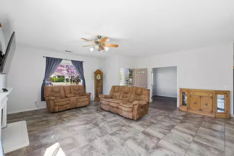 Living - 4111 W Redding Ave, Visalia, CA 93277 photo 2 of 5