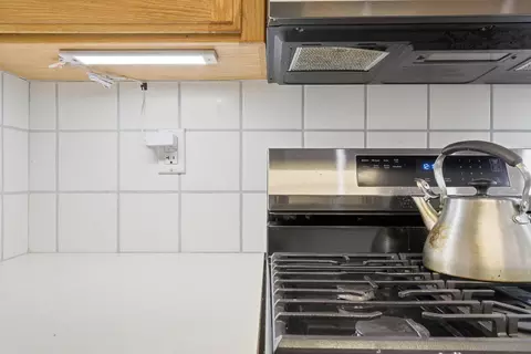 Kitchen - 4111 W Redding Ave, Visalia, CA 93277 photo 6 of 8