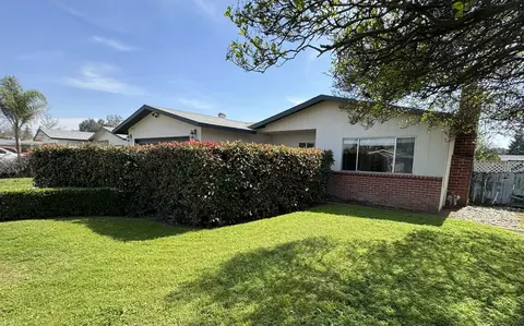 1511 W Sunnyside Ave, Visalia, CA 93277