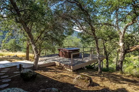 Exterior - 46798 Sequoia Ct, Three Rivers, CA 93271 photo 10 of 19