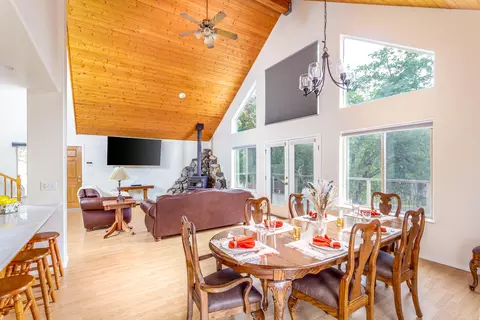Dining - 46798 Sequoia Ct, Three Rivers, CA 93271 photo 1 of 3