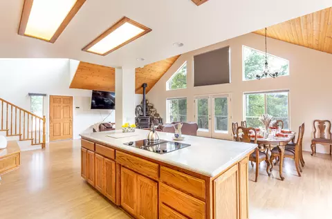 Kitchen - 46798 Sequoia Ct, Three Rivers, CA 93271 photo 1 of 3
