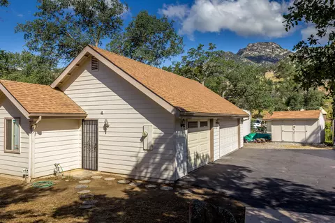 Exterior - 46798 Sequoia Ct, Three Rivers, CA 93271 photo 13 of 19