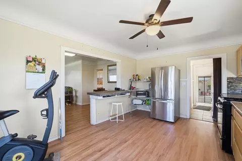Kitchen - 2120 S Kaweah Ave, Exeter, CA 93221 photo 2 of 5