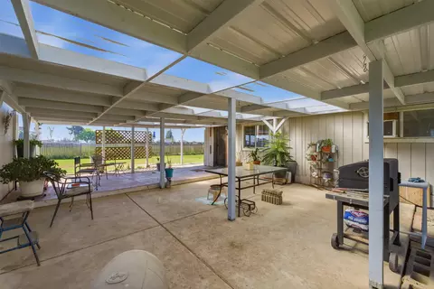 Exterior - 2120 S Kaweah Ave, Exeter, CA 93221 photo 6 of 10