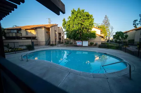 1550 W Ashlan Ave #113, Fresno, CA 93705