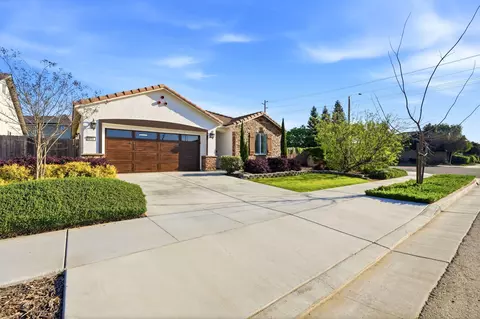 Exterior - 3650 E Cherry Ave, Visalia, CA 93292 photo 4 of 13
