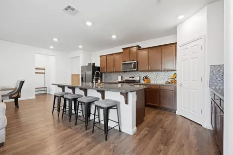 Kitchen - 3650 E Cherry Ave, Visalia, CA 93292 photo 4 of 5