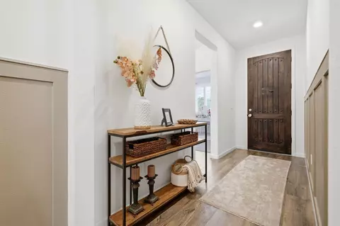 Entry Way - 3650 E Cherry Ave, Visalia, CA 93292 photo 1 of 8