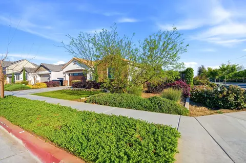Exterior - 3650 E Cherry Ave, Visalia, CA 93292 photo 5 of 13