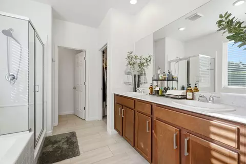 Entry Way - 3650 E Cherry Ave, Visalia, CA 93292 photo 7 of 8