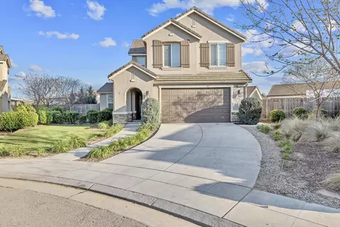 3698 Sussex Ave, Clovis, CA 93619