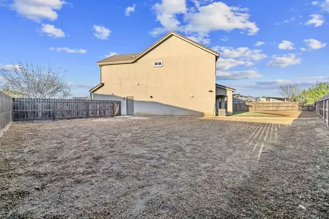 Exterior - 3698 Sussex Ave, Clovis, CA 93619 photo 8 of 10