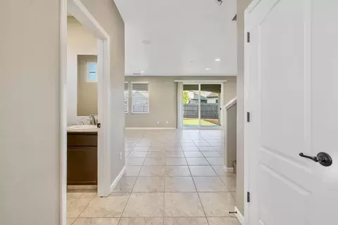 Entry Way - 3698 Sussex Ave, Clovis, CA 93619 photo 4 of 10