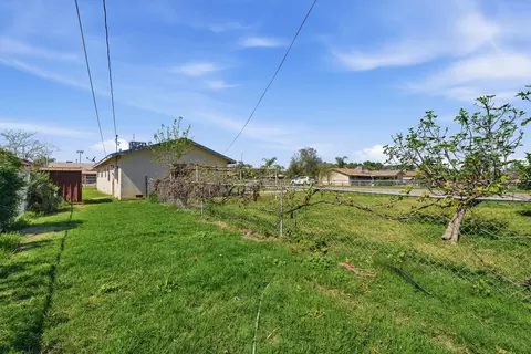 Exterior - 285 E Jayne Ave, Tipton, CA 93272 photo 5 of 5