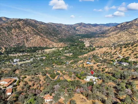 View/Area - 41299 E Mynatt Dr, Three Rivers, CA 93271 photo 4 of 14