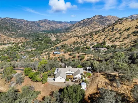 View/Area - 41299 E Mynatt Dr, Three Rivers, CA 93271 photo 3 of 14