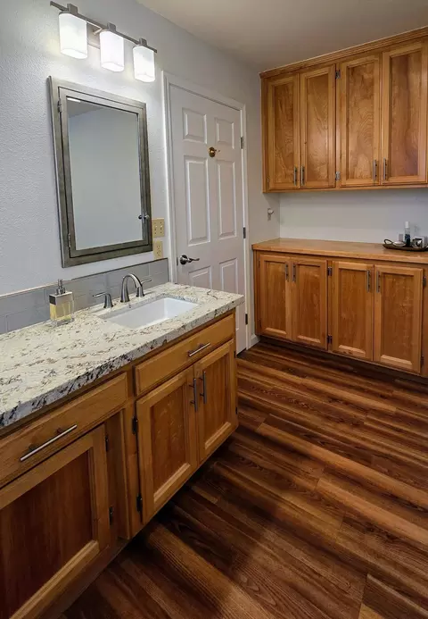 Bath - 41299 E Mynatt Dr, Three Rivers, CA 93271 photo 3 of 4