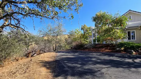 Exterior - 41299 E Mynatt Dr, Three Rivers, CA 93271 photo 2 of 42