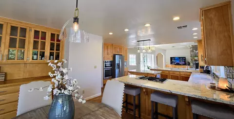 Kitchen - 41299 E Mynatt Dr, Three Rivers, CA 93271 photo 9 of 12