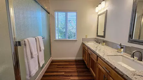 Bath - 41299 E Mynatt Dr, Three Rivers, CA 93271 photo 2 of 4