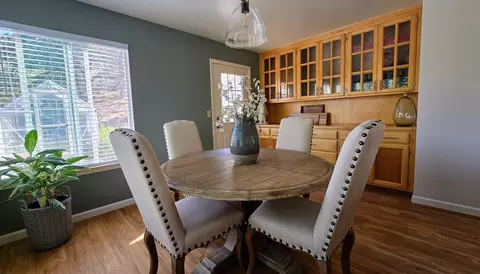 Dining - 41299 E Mynatt Dr, Three Rivers, CA 93271 photo 3 of 4