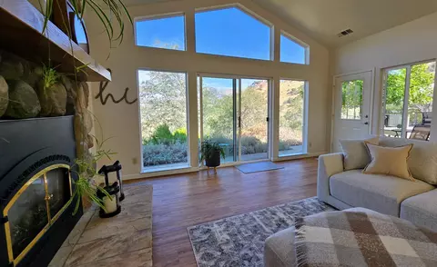 Living - 41299 E Mynatt Dr, Three Rivers, CA 93271 photo 5 of 10