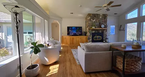 Living - 41299 E Mynatt Dr, Three Rivers, CA 93271 photo 7 of 10