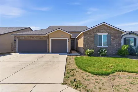 3625 Chelsea St, Tulare, CA 93274