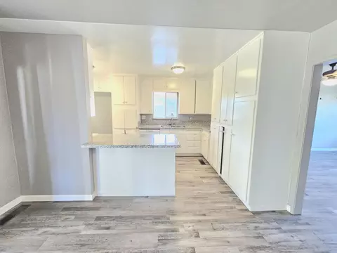 Kitchen - 211 E Gail Ave, Tulare, CA 93274 photo 1 of 4