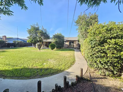 Exterior - 211 E Gail Ave, Tulare, CA 93274 photo 6 of 7