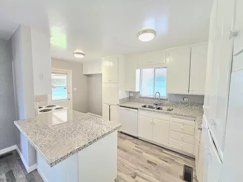 Kitchen - 211 E Gail Ave, Tulare, CA 93274 photo 2 of 4