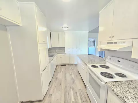 Kitchen - 211 E Gail Ave, Tulare, CA 93274 photo 4 of 4