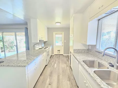 Kitchen - 211 E Gail Ave, Tulare, CA 93274 photo 3 of 4