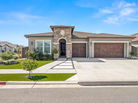 1734 N Park Ave, Clovis, CA 93619