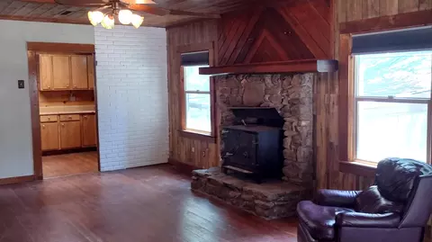 Living - 440 Trails End Dr, Springville, CA 93265 photo 2 of 7