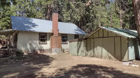 Exterior - 440 Trails End Dr, Springville, CA 93265 photo 3 of 12