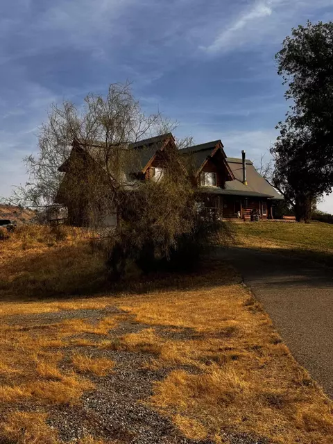 Exterior - 30723 Hamilton Dr, Exeter, CA 93221 photo 1 of 18