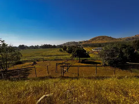 Exterior - 30723 Hamilton Dr, Exeter, CA 93221 photo 4 of 16