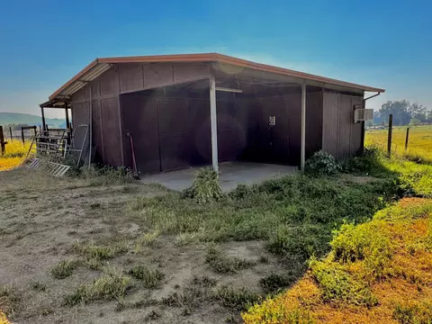Exterior - 30723 Hamilton Dr, Exeter, CA 93221 photo 10 of 16