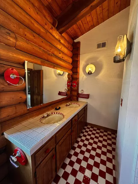 Bath - 30723 Hamilton Dr, Exeter, CA 93221 photo 4 of 11